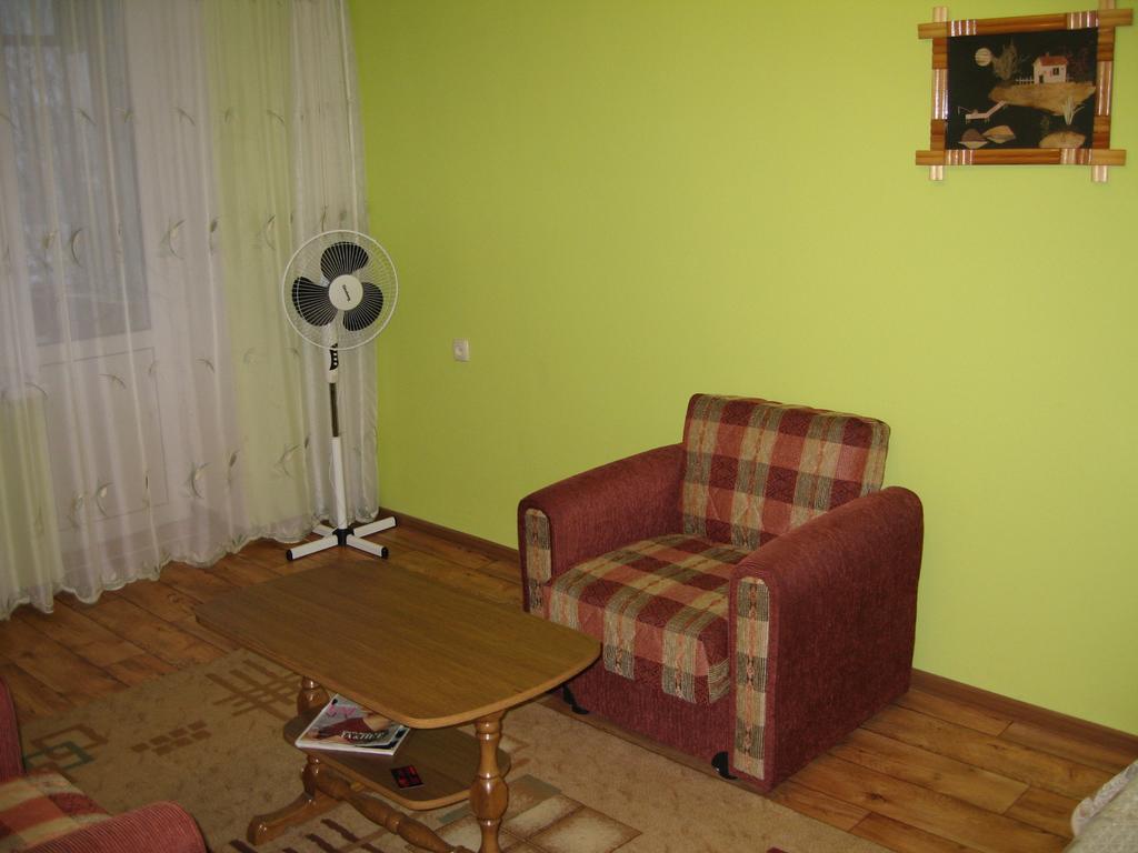 Apartment On Vasylya Chervoniya 67 Rivne Exterior foto