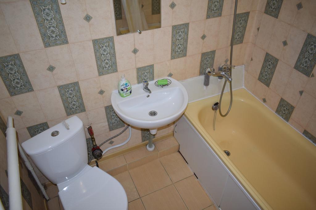 Apartment On Vasylya Chervoniya 67 Rivne Exterior foto