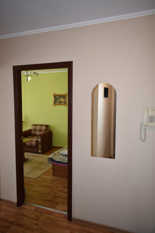 Apartment On Vasylya Chervoniya 67 Rivne Exterior foto